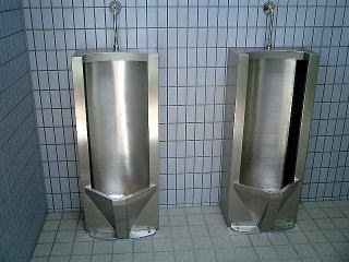 写真：男子用トイレ