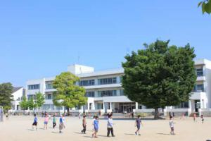 芝根小学校