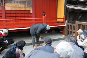 羽鳥さんによる現地での修復箇所説明