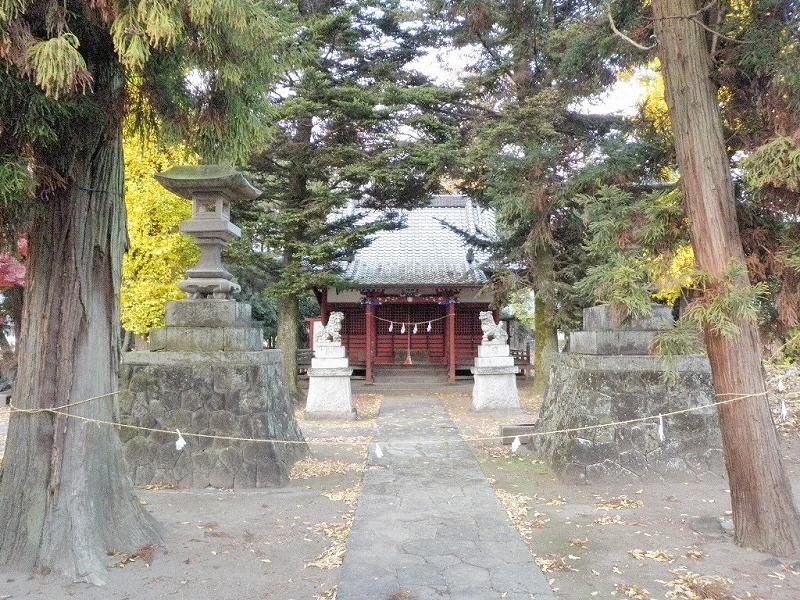 シメ縄を張った火雷神社