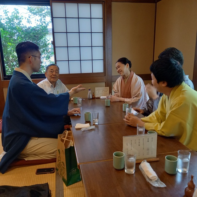 石川町長と上州事変様が昼食時の歓談の様子
