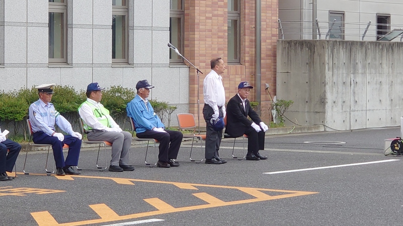 来賓紹介で挨拶をする石川町長