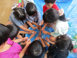 氷を触っていい気持ち