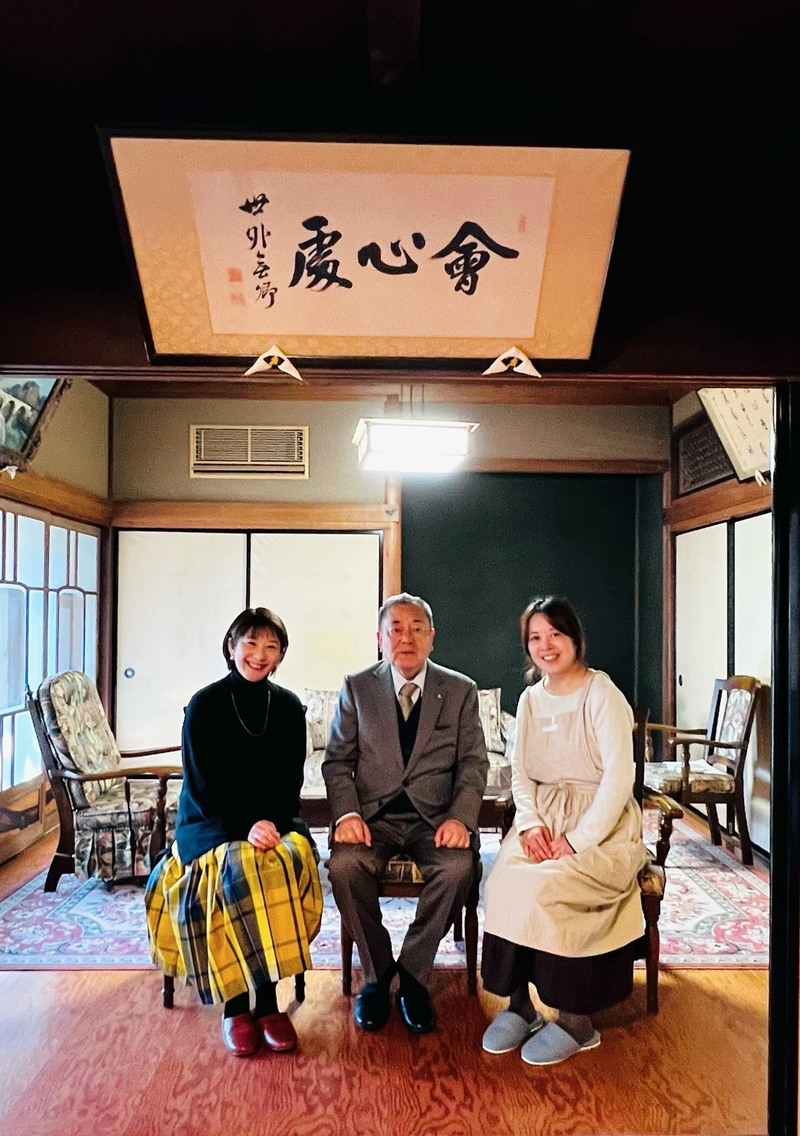 記念撮影をする石川町長