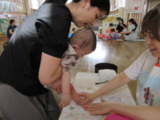 足形をとっているところ