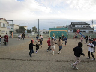 豆まきの様子①