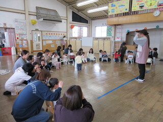 ぱんだうさぎこあらをしているところ