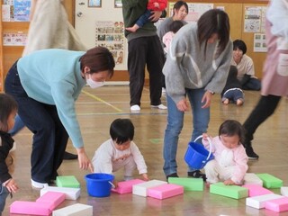 ひしもち積みをしているところ