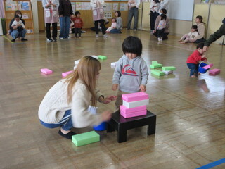 ひしもち積みをしているところ