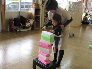 ひしもち積みをしているところ