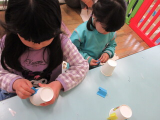 ロケットの羽をつけているところ