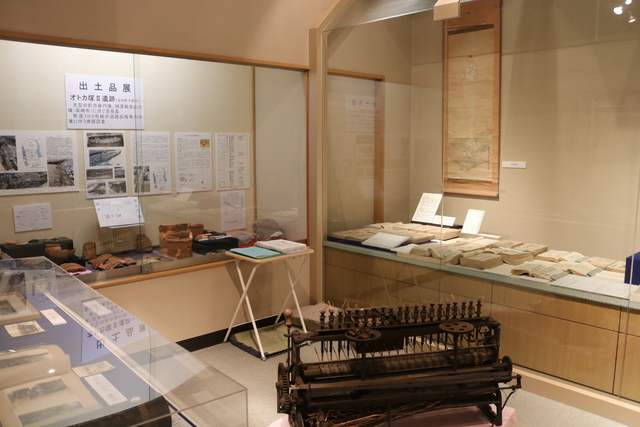 R7新収蔵資料・出土品展会場風景2