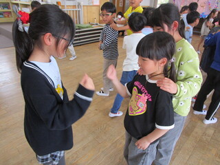 どっちが勝つかな？真剣勝負。