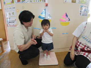 身長をはかっているところ