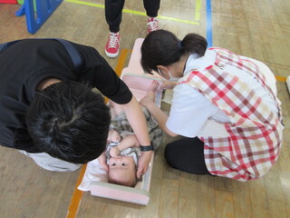 身長をはかっているところ