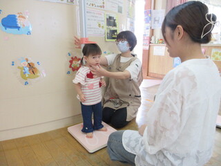 身長をはかっているところ