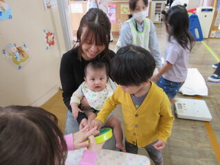 足形をとっているところ